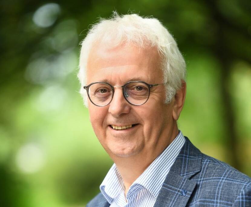 Ger van Laak in een groene omgeving